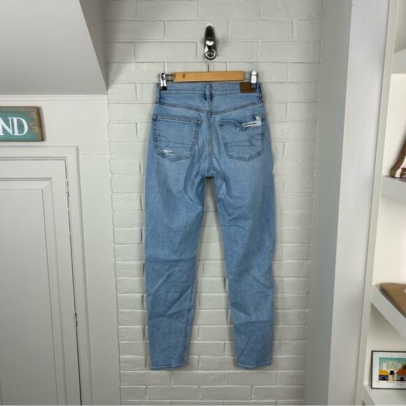 American Eagle Distressed Light Wash 90s Straight Leg Jeans Size 00 - Picture 13 of 13
